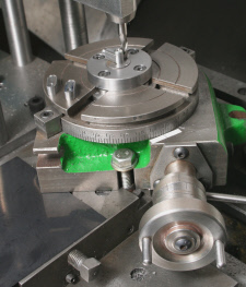 Rotary table. using with lathe mounted milling head.