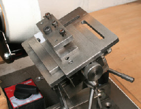 Sharpening lathe tools, knife tool