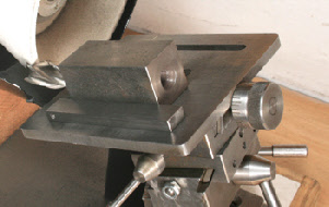 Sharpening milling tools, end mill