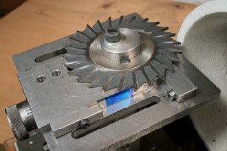 Sharpening milling tools, slitting saw